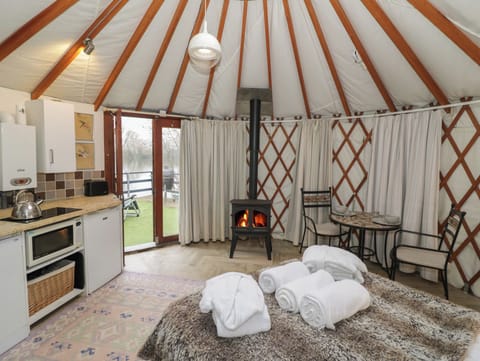 Cottage | 1 bedroom, individually decorated, individually furnished