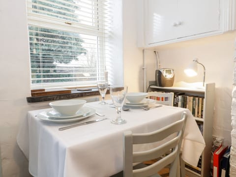 Cottage | Private kitchen | Fridge, microwave, stovetop, highchair