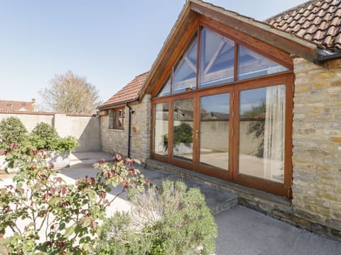 Cottage | Property grounds