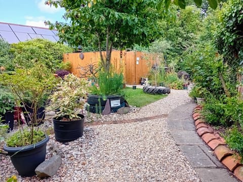 Cottage | Property grounds