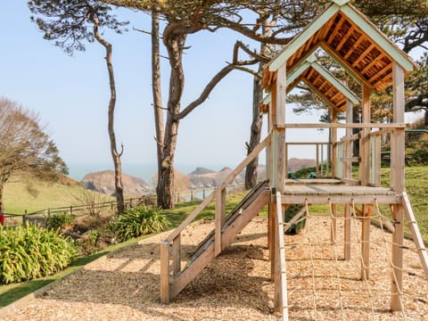 Cottage | Property grounds