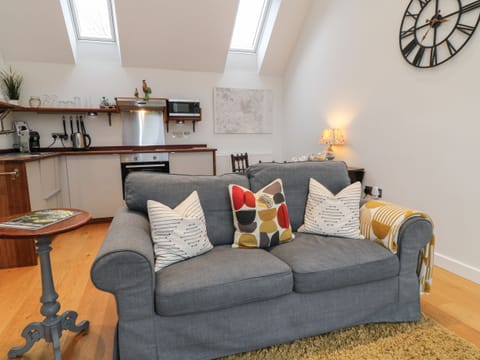 Cottage | Living area | TV