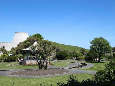 Cottage | Property grounds