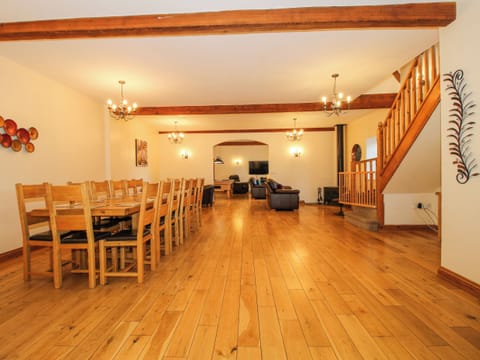 Cottage | Dining