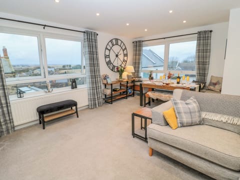 Cottage | Living area | TV