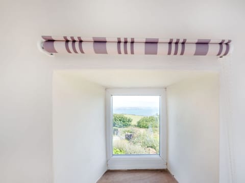 Cottage | 3 bedrooms, individually decorated, individually furnished