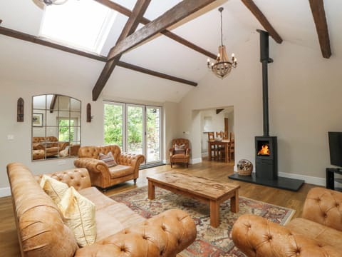 Cottage | Living area | TV