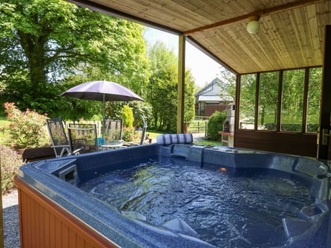 Cottage | Property grounds