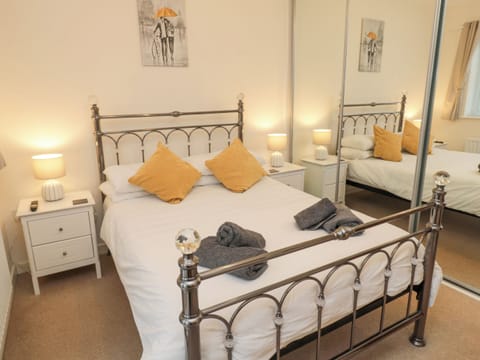 Cottage | 3 bedrooms, individually decorated, individually furnished, free WiFi