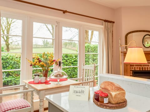 Cottage | Interior