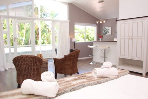 Junior Suite, 1 Bedroom, Mountain View (Buffalo) | Premium bedding, pillowtop beds, in-room safe, individually decorated