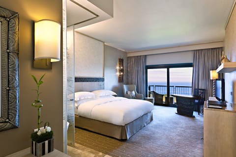 Premium bedding, minibar, in-room safe, desk