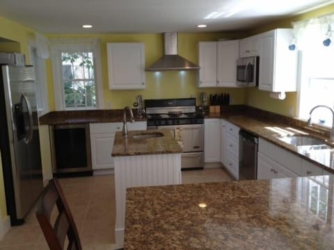 Big open chefs kitchen, island prep station, totally renovated, entertain away!