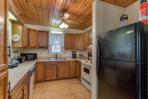 Fully equipped kitchen