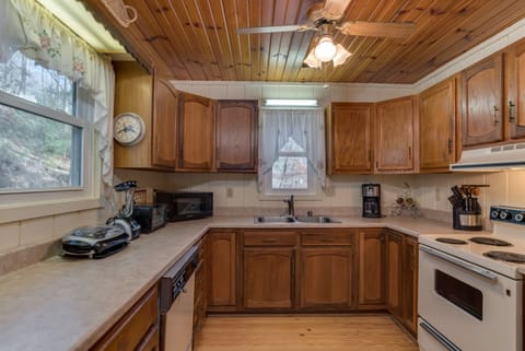 Well equipped and clean kitchen