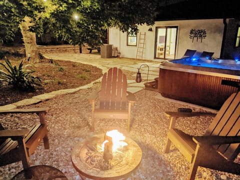 Der Liebe Hutte  (The Love Shack)