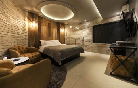 Premier Room | Soundproofing, free WiFi, bed sheets