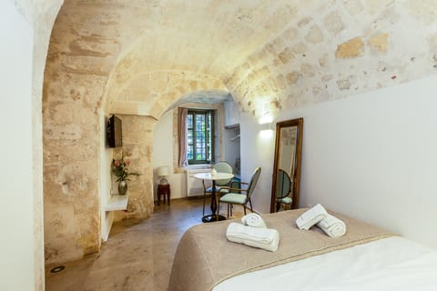 Junior Suite, City View | In-room safe, blackout drapes, iron/ironing board, free WiFi