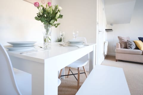 House, Private Bathroom (Bank Side House) | Restaurant