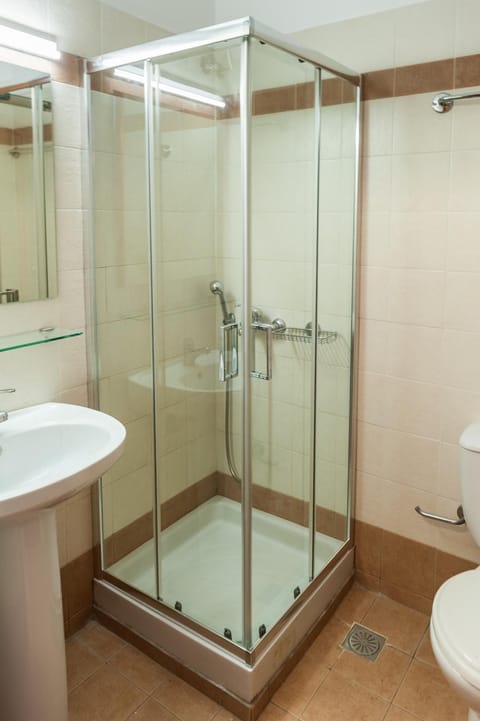 Shower, free toiletries, hair dryer, bathrobes