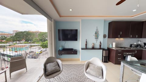 Condo - Image 2