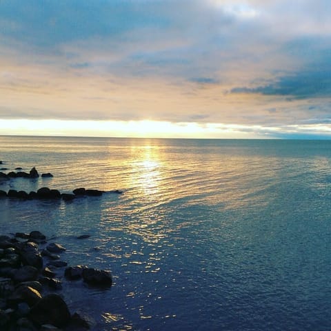 Morning Glory! Calm water, still winds. 