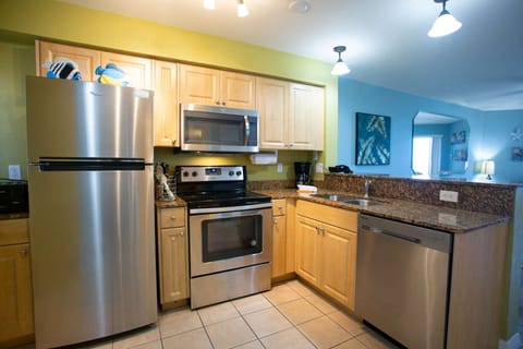 Fully Equipped Kitchen with Granite Counters, Stainless Appliances