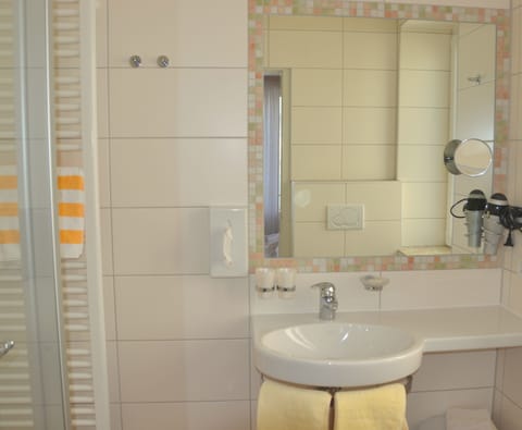 Double Room | Bathroom | Shower, slippers, towels