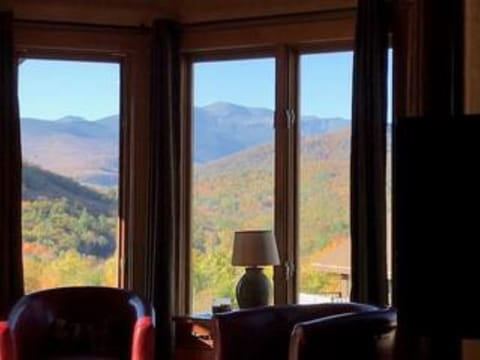 Enjoy yr round view of Mt Washington with your morning coffee or pm cocktails!