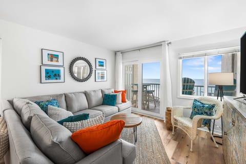 HSRC 604 Living Area With Gulf View