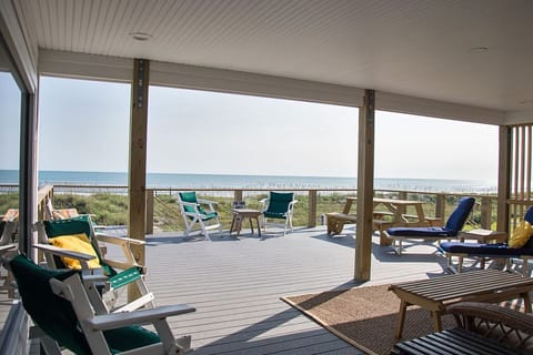 Oceanside sun deck