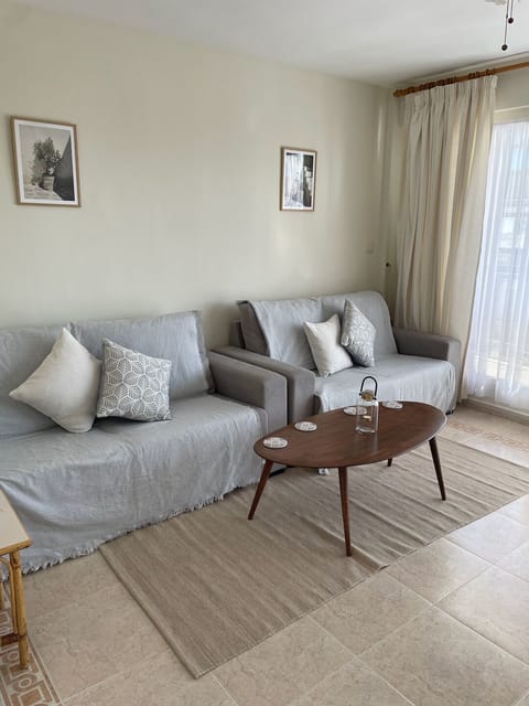 Sitting room & dining room