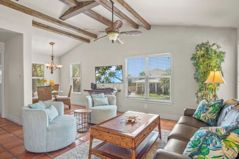 Open Concept Living, Dining & Kitchen (Upstairs)