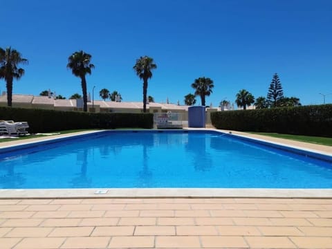 AT22 Communal Pool