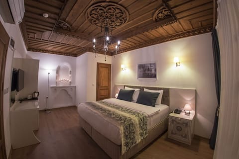 Standard Double Room, 1 Double Bed | Premium bedding, minibar, individually decorated, individually furnished