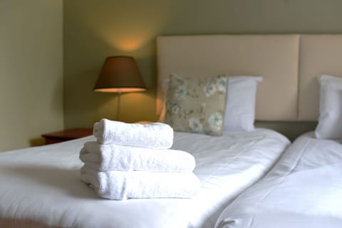 Double or Twin Room, Ensuite | Desk, iron/ironing board, free WiFi