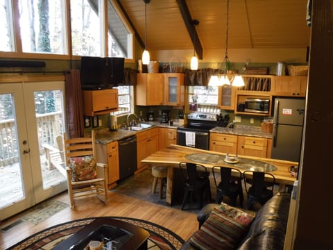 Fully stocked kitchen & dining area for 8+ seating.