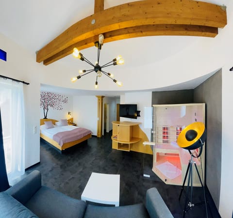 Junior Suite | Desk, blackout drapes, free WiFi, bed sheets