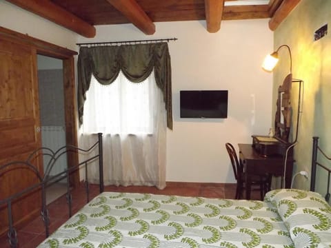 Standard Double Room, Accessible | Blackout drapes, iron/ironing board, rollaway beds, free WiFi