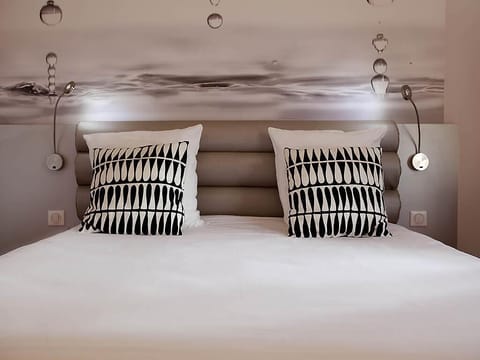 Premium bedding, pillowtop beds, desk, soundproofing