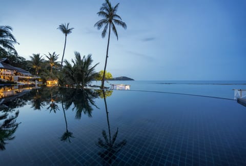 Outdoor pool, free cabanas, pool umbrellas