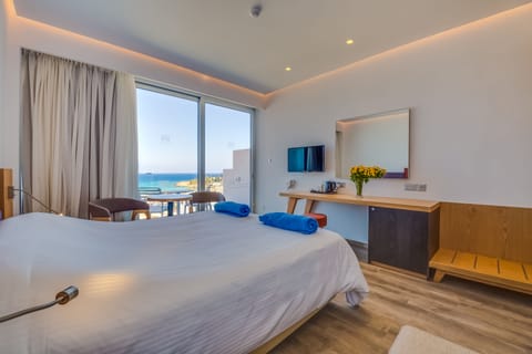 In-room safe, desk, blackout drapes, soundproofing