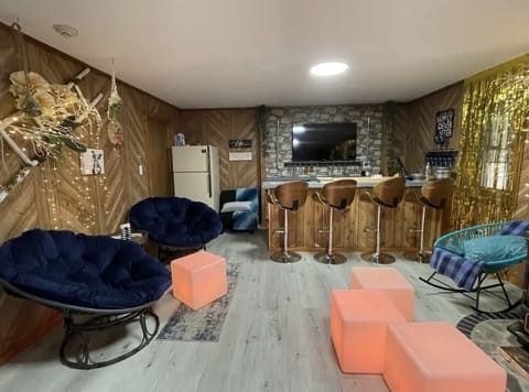 Bar room. Ground floor