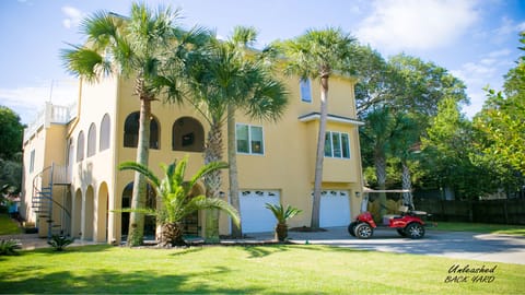 Unleashed; Mediterranean style Beach Villa-just steps from the Beach. 