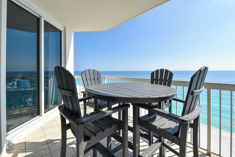 Silver Beach Towers West 1602 - Balcony Seating
