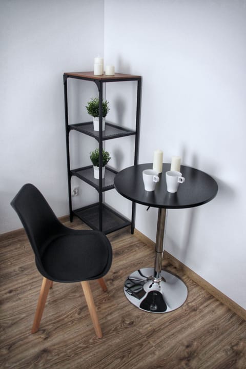 Comfort Apartment | Desk, laptop workspace, iron/ironing board, free WiFi