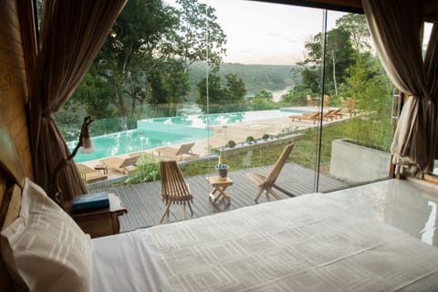 Superior Room, Non Smoking | Down comforters, memory foam beds, minibar, blackout drapes
