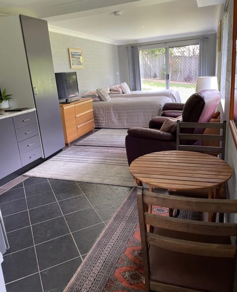 Private, light and airy studio flat underneath the main house. Private entrance.