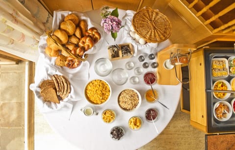 Daily buffet breakfast for a fee
