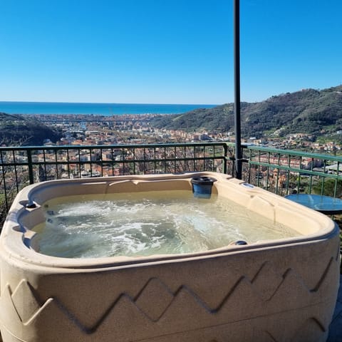 Jetted tub